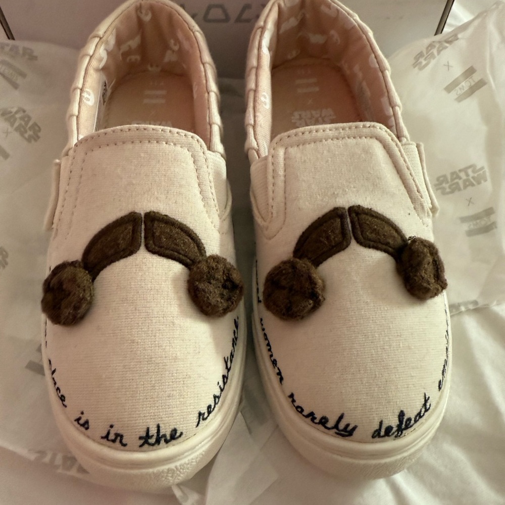 Toms and Star Wars Custom kids Slip-Ons - Picture 3 of 4